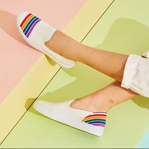Rothy's Limited Edition Rainbow 🌈 Pride Sneaker size 8.5
